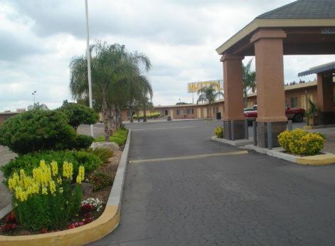 Village Inn Тюлери Екстериор снимка