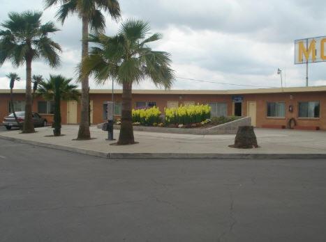 Village Inn Тюлери Екстериор снимка